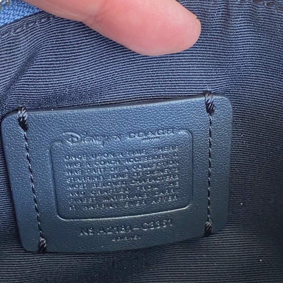 RARE Coach Cinderella wallet. Perfect condition. Never used - Picture 3 of 4